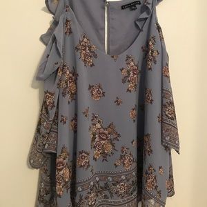 Cold shoulder, Ruffle Top